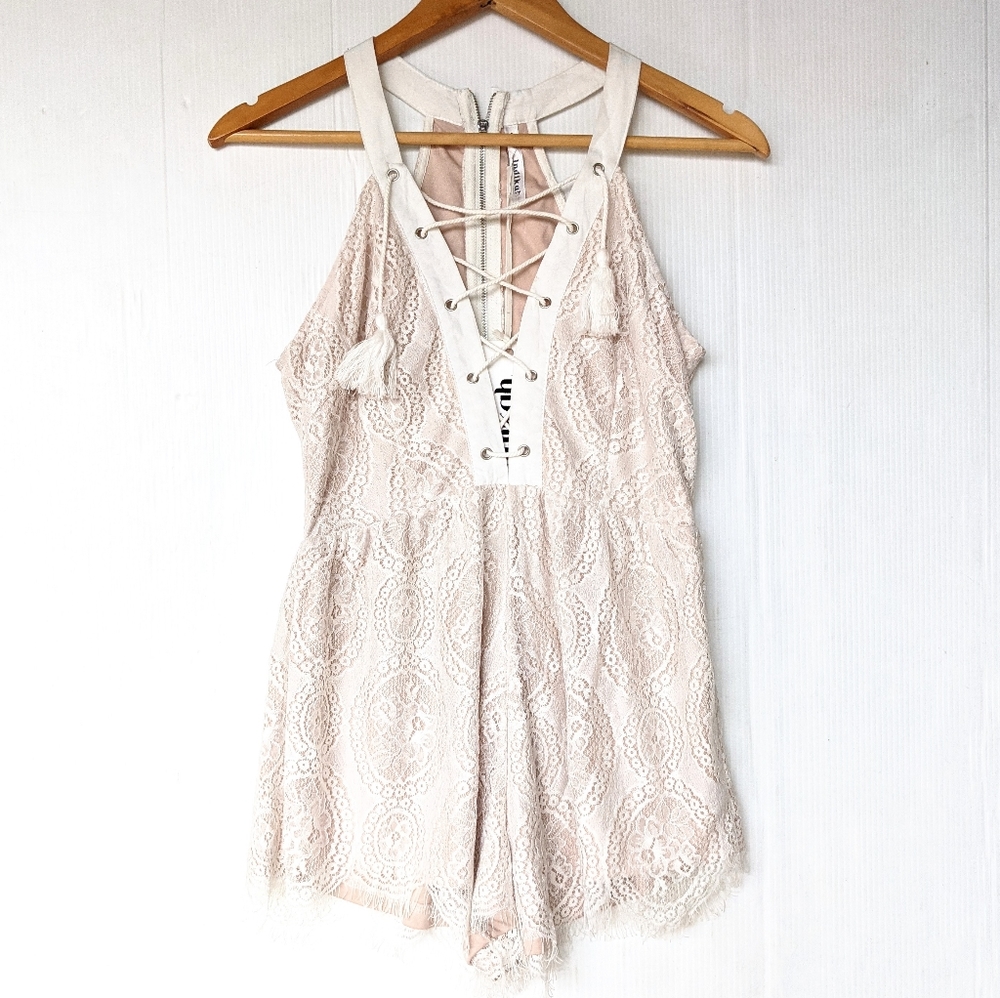 LF Indikah Tassle Lace-up Floral Lace Scalloped Hem Romper